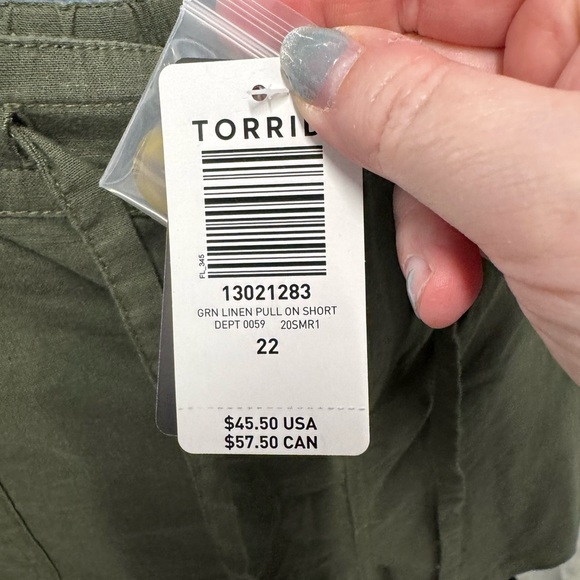 Torrid | Linen Pull-On Short in Green | size 22 - Picture 2 of 4